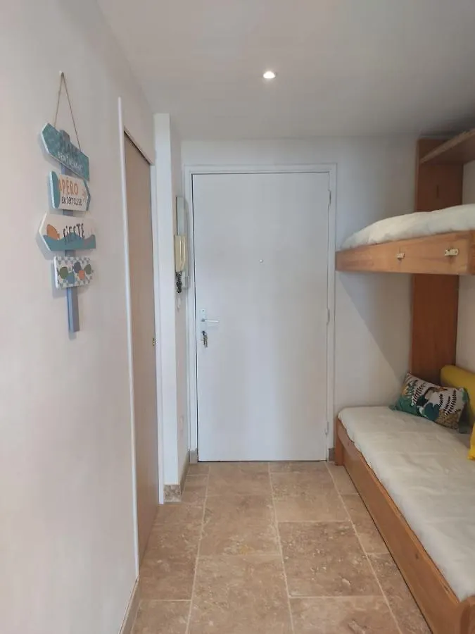 C'Est La Vie Apartment Sanary-sur-Mer 0*,  France